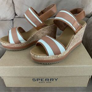 SPERRY Kennedy SZ 8 tan and white wedge heels